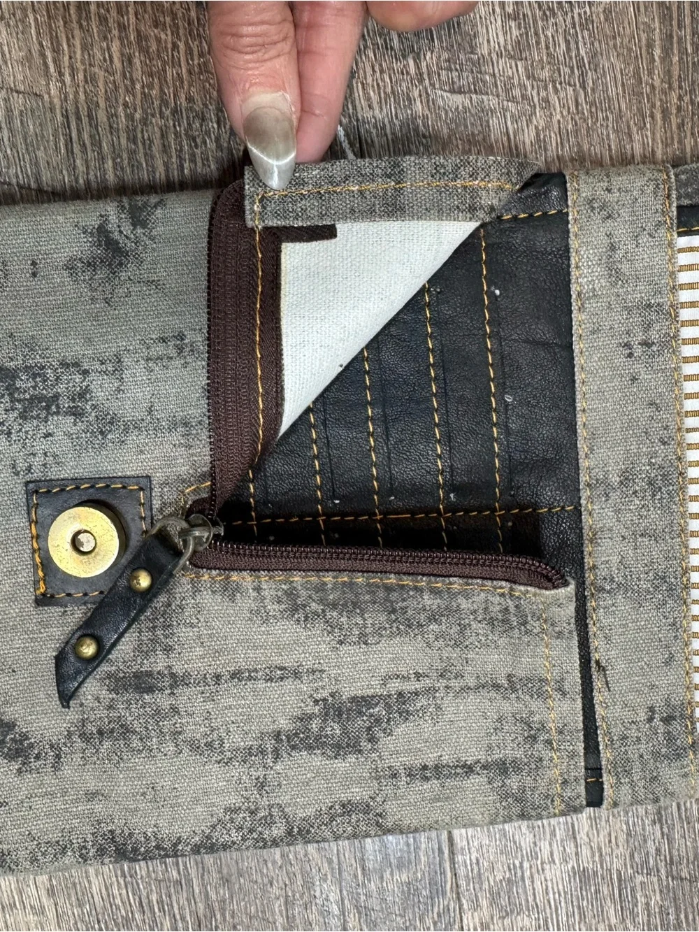 Men's Leather Patchwork Crossbody Pouch - Black and Gray